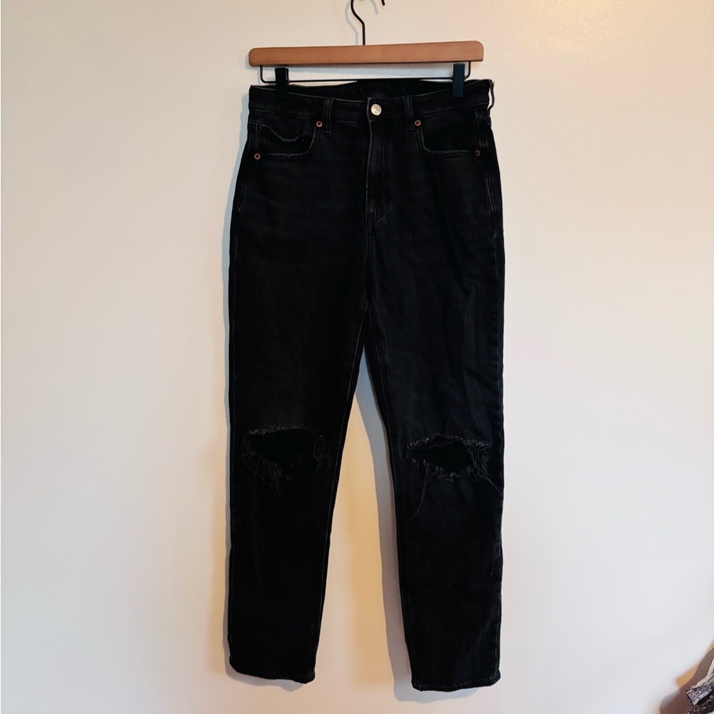 American Eagle high rise straight leg black jeans with distressing at knees size